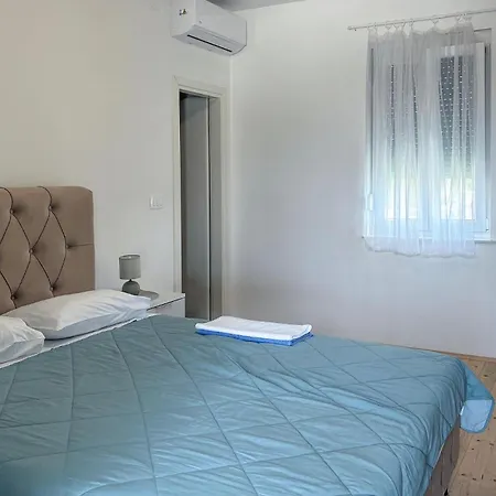 3 Bedroom Gorgeous In Apartment Sukosan