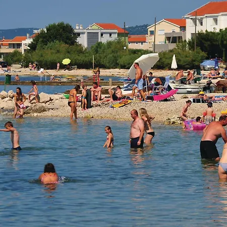 3 Bedroom Gorgeous In Διαμέρισμα Sukošan