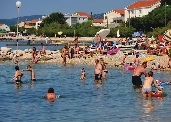 3 Bedroom Gorgeous In Διαμέρισμα Sukošan